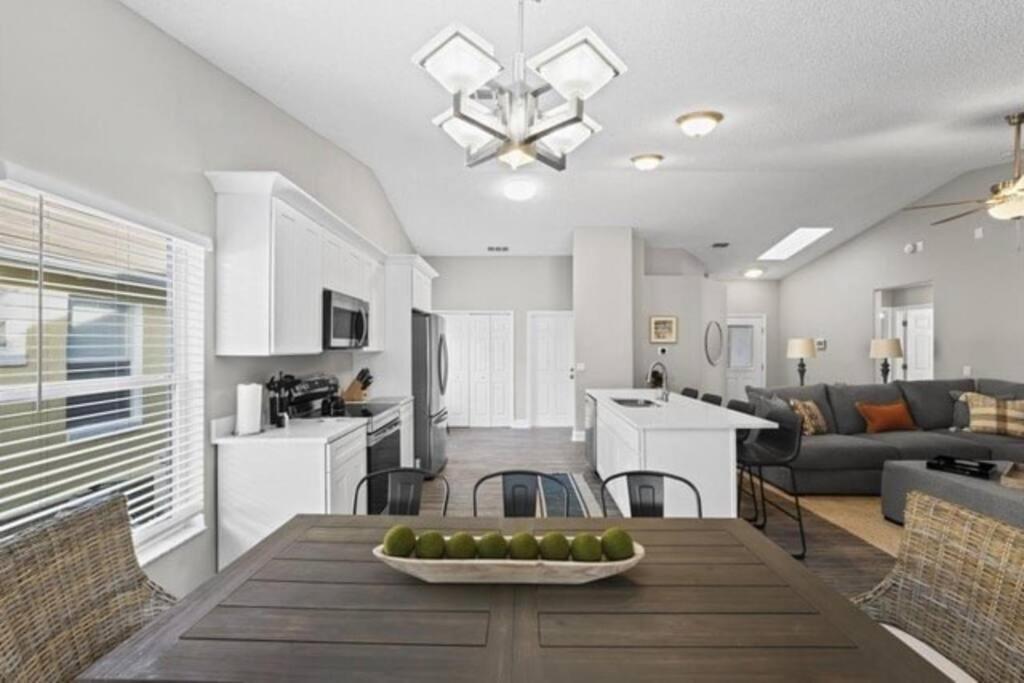 Holiday home Retreat With Heated Pool In A Serene Community