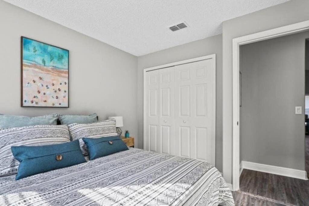 Retreat With Heated Pool In A Serene Community Holiday home Kissimmee