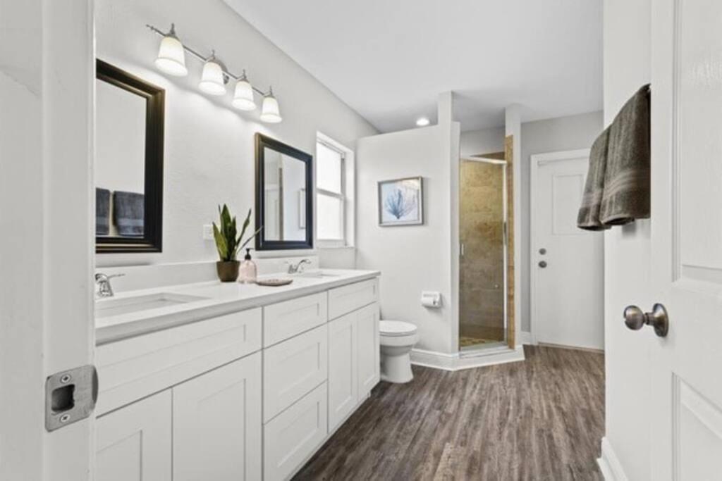 Retreat With Heated Pool In A Serene Community
