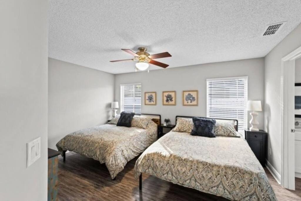 Retreat With Heated Pool In A Serene Community Holiday home Kissimmee