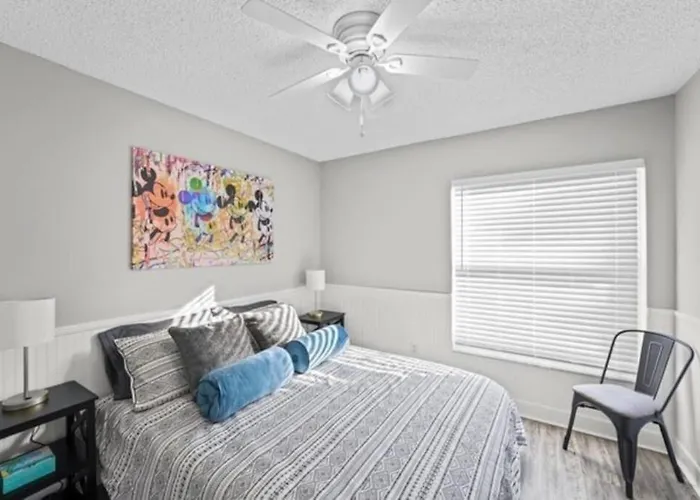 Retreat With Heated Pool In A Serene Community