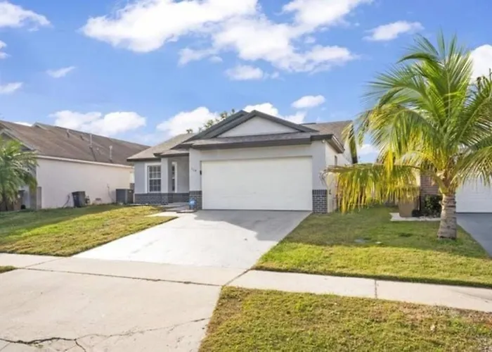 Retreat With Heated Pool In A Serene Community