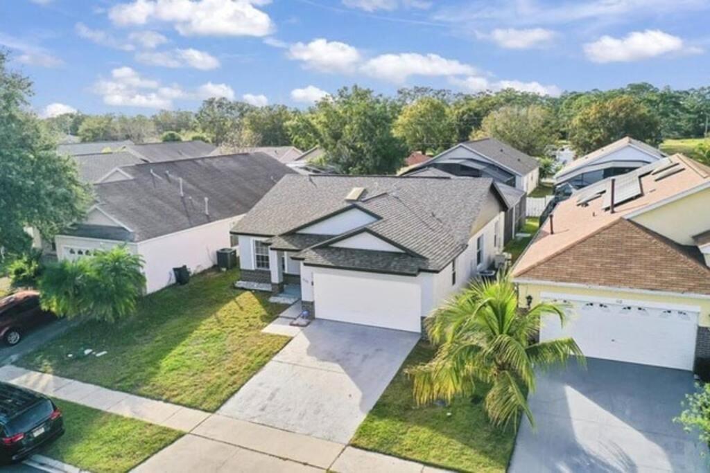 Retreat With Heated Pool In A Serene Community * Kissimmee